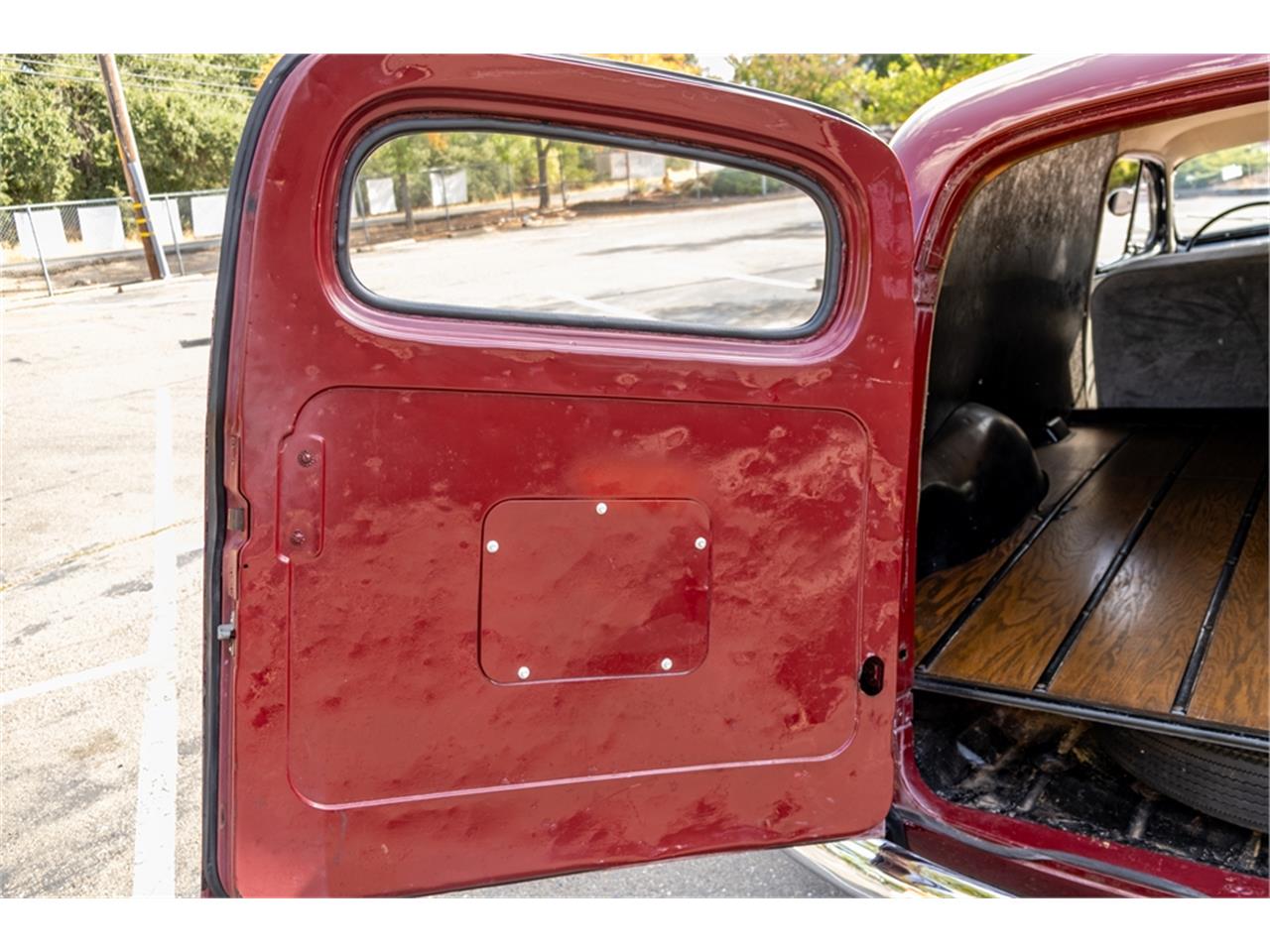 Ford-Sedan-delivery-1947-Wine-Burgundy-Gray-43