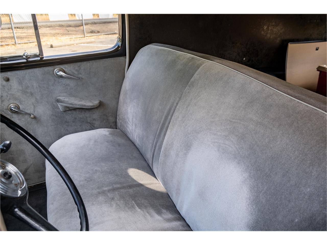 Ford-Sedan-delivery-1947-Wine-Burgundy-Gray-65