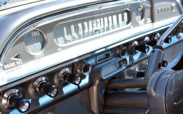 Ford-Starliner-1960-Gray-23