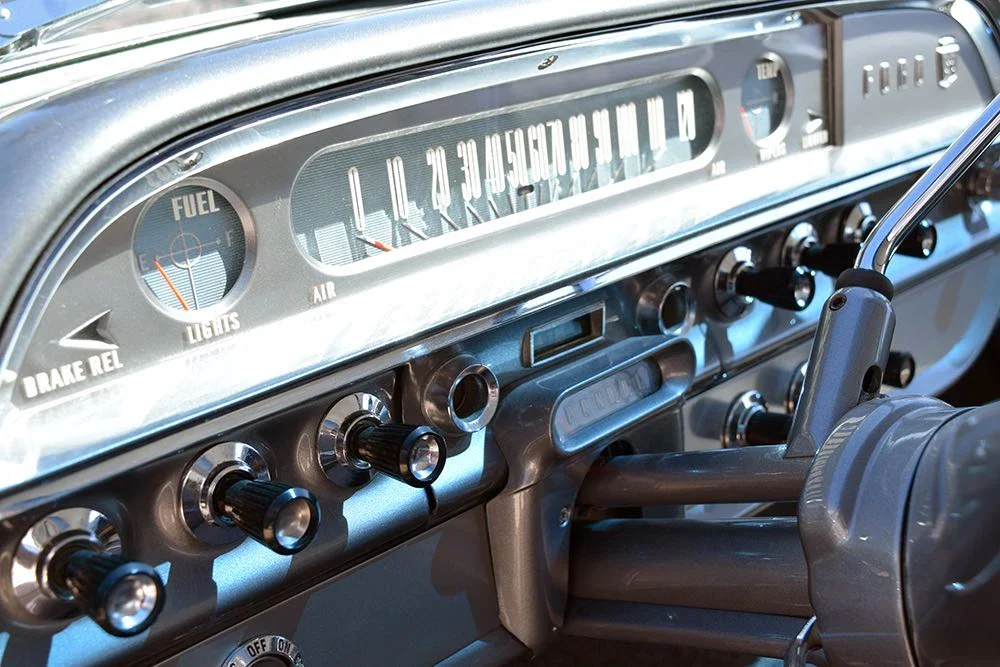 Ford-Starliner-1960-Gray-23