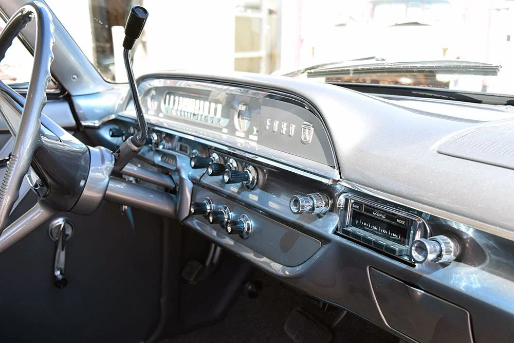 Ford-Starliner-1960-Gray-27