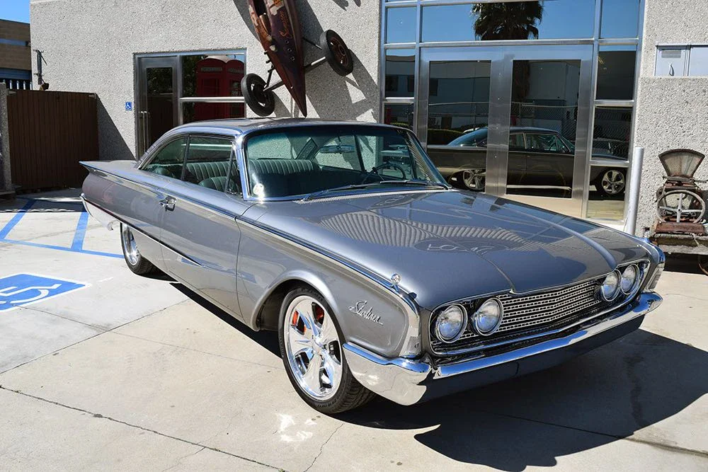 Ford-Starliner-1960-Gray-28