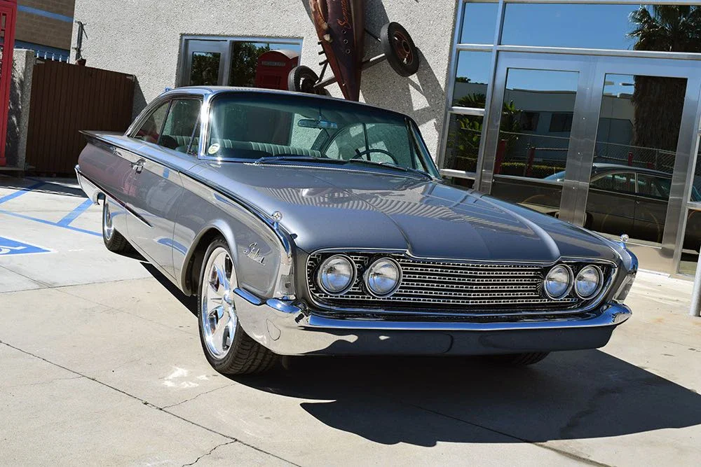 Ford-Starliner-1960-Gray-7