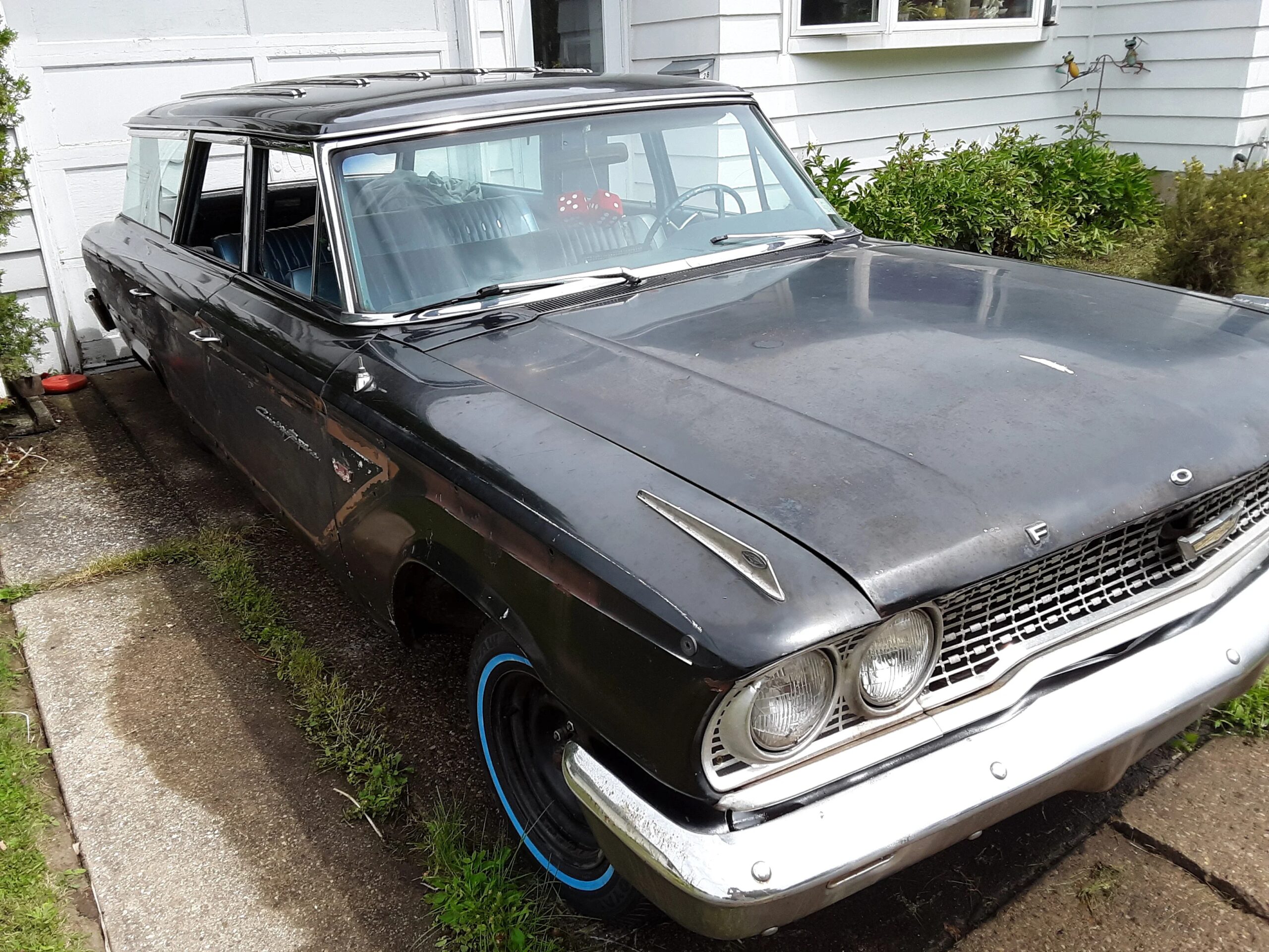 Ford-Station-wagon-series-1963-Black-Blue-11