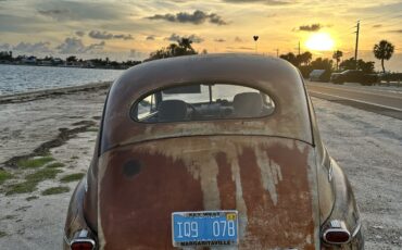 Ford-Super-Deluxe-1946-Sedan-12