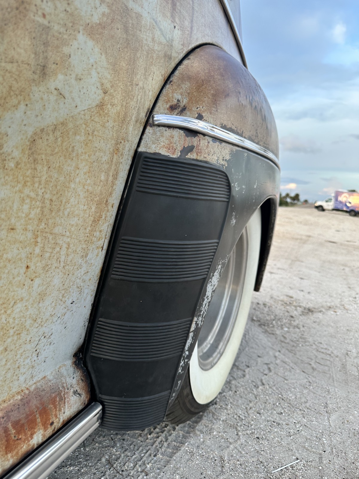 Ford-Super-Deluxe-1946-Sedan-28