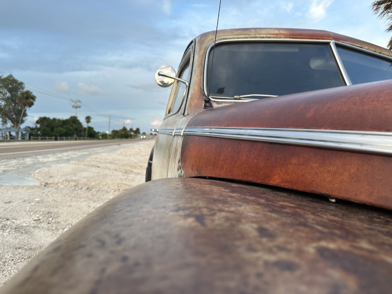 Ford-Super-Deluxe-1946-Sedan-4