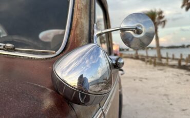 Ford-Super-Deluxe-1946-Sedan-8