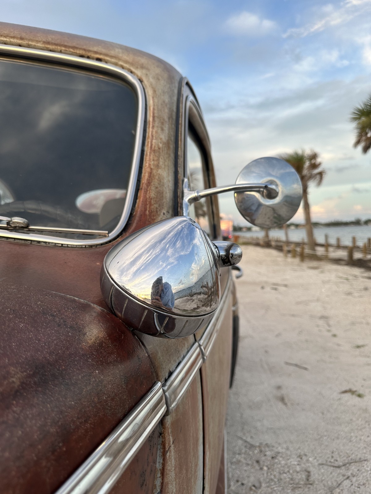 Ford-Super-Deluxe-1946-Sedan-8
