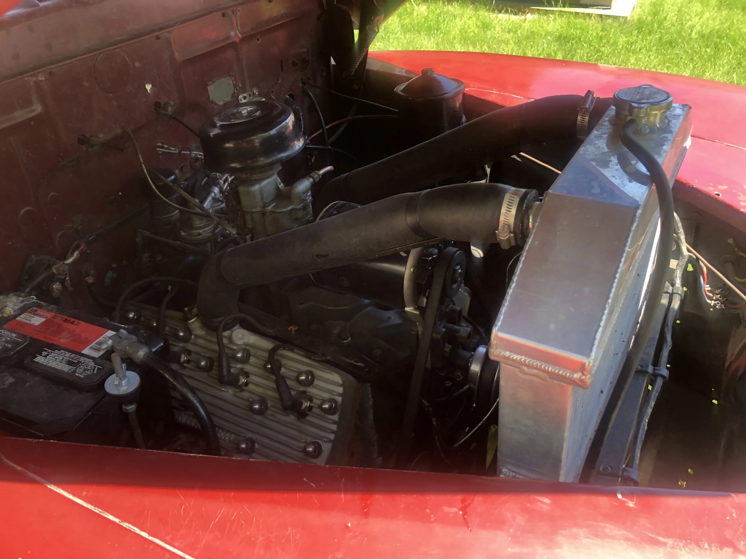 Ford-Super-deluxe-1946-Red-Tan-12