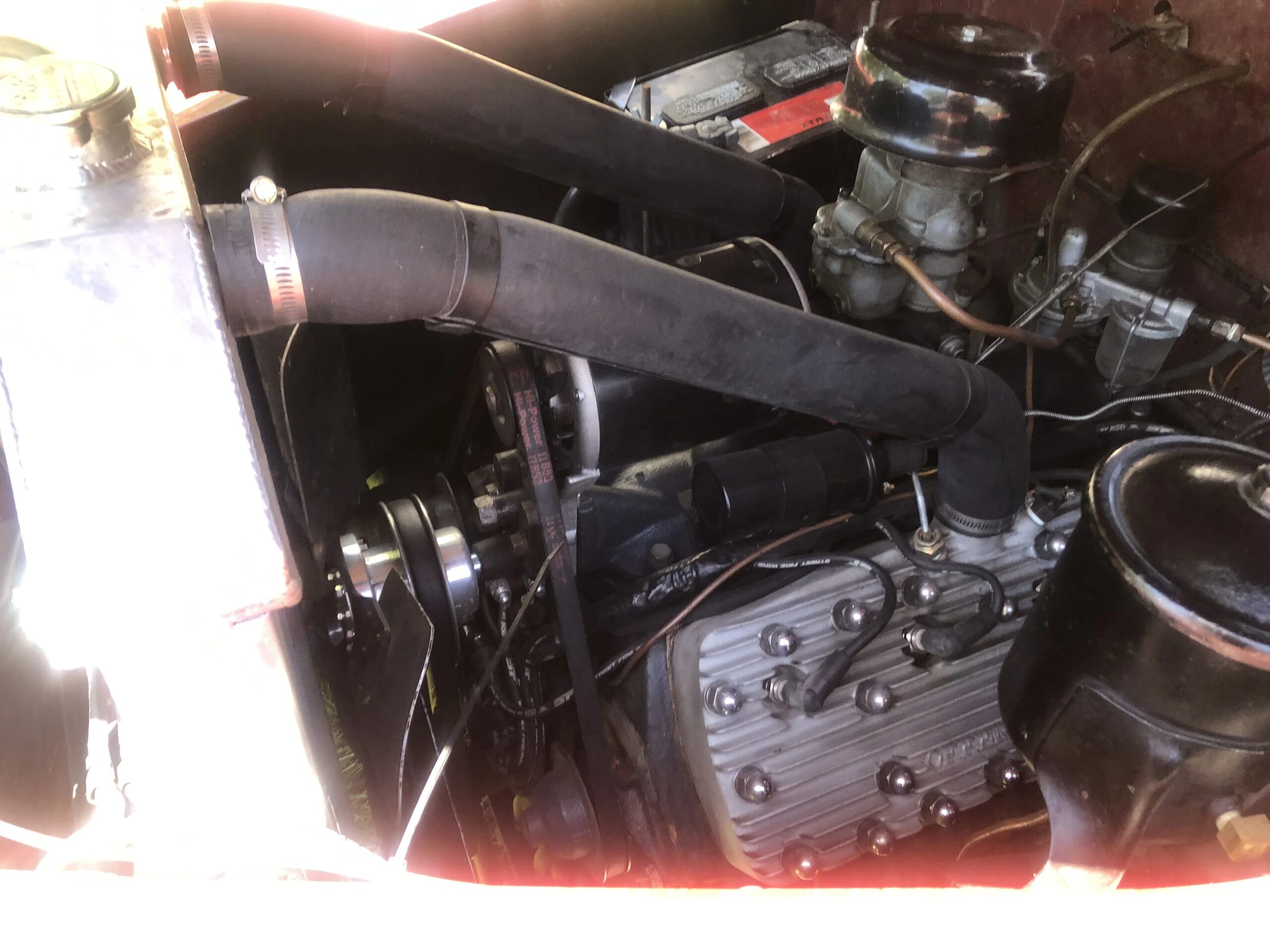 Ford-Super-deluxe-1946-Red-Tan-13