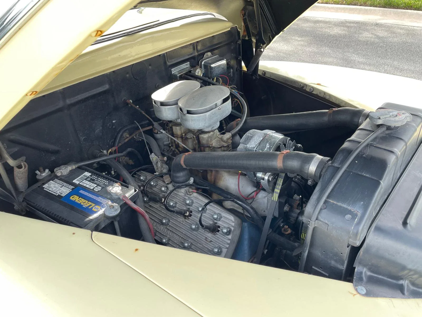 Ford-Super-deluxe-1946-Yellow-Blue-7