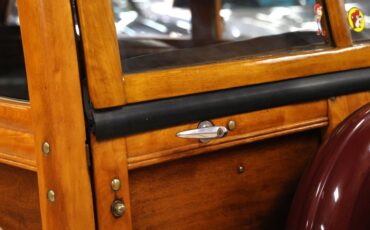 Ford-Super-deluxe-1948-Burgundy-Brown-1