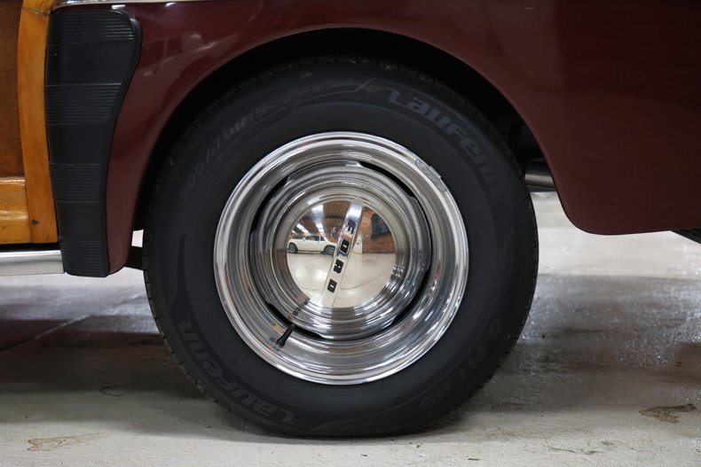 Ford-Super-deluxe-1948-Burgundy-Brown-21