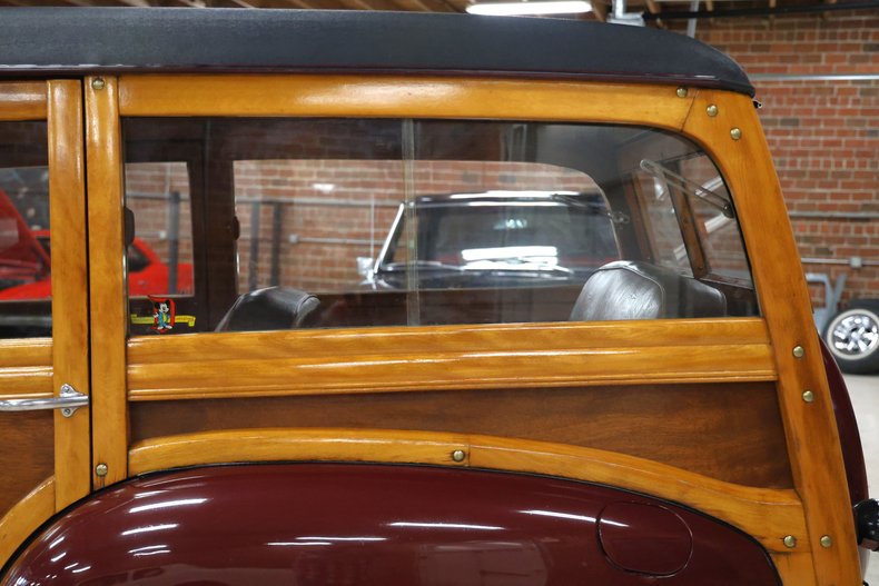 Ford-Super-deluxe-1948-Burgundy-Brown-25