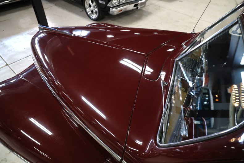 Ford-Super-deluxe-1948-Burgundy-Brown-26
