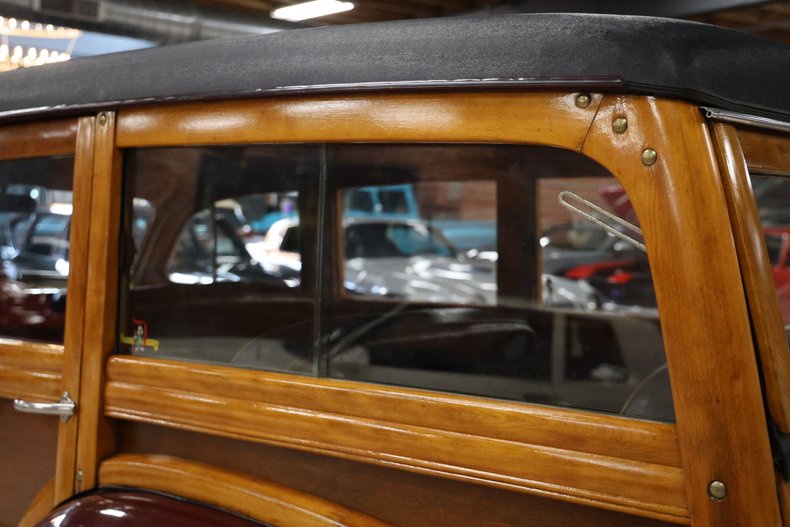 Ford-Super-deluxe-1948-Burgundy-Brown-35