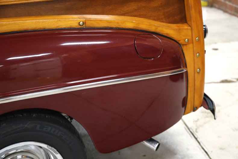 Ford-Super-deluxe-1948-Burgundy-Brown-40