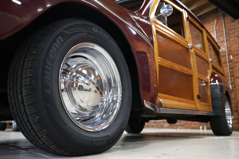 Ford-Super-deluxe-1948-Burgundy-Brown-41
