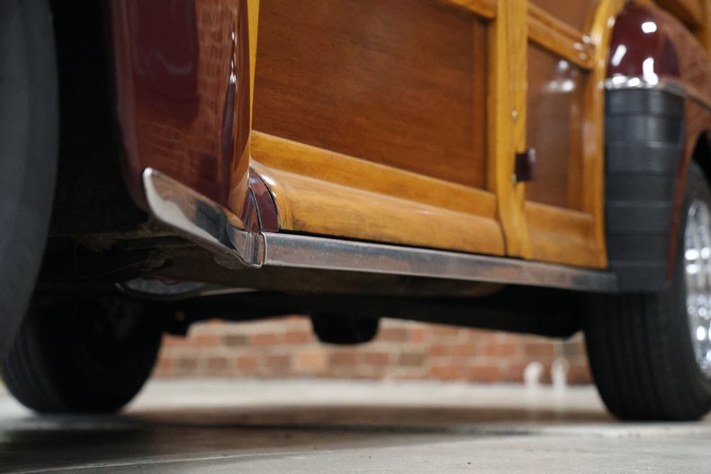 Ford-Super-deluxe-1948-Burgundy-Brown-42