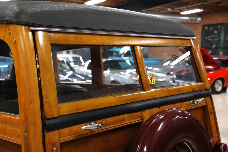 Ford-Super-deluxe-1948-Burgundy-Brown-49