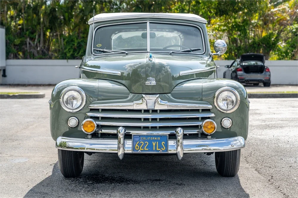Ford-Super-deluxe-1948-Green-White-15