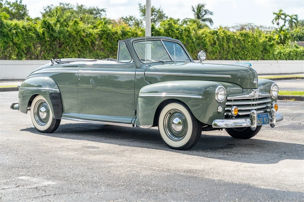 Ford-Super-deluxe-1948-Green-White-16