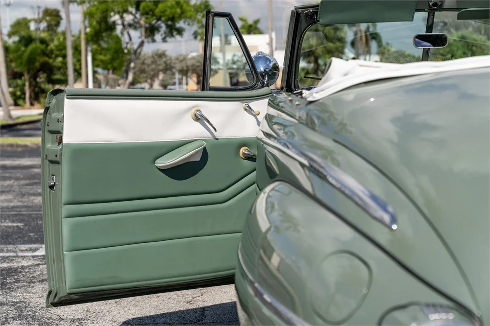 Ford-Super-deluxe-1948-Green-White-21