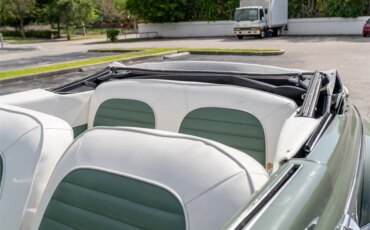 Ford-Super-deluxe-1948-Green-White-22