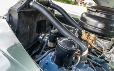 Ford-Super-deluxe-1948-Green-White-27