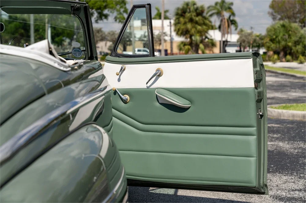Ford-Super-deluxe-1948-Green-White-6
