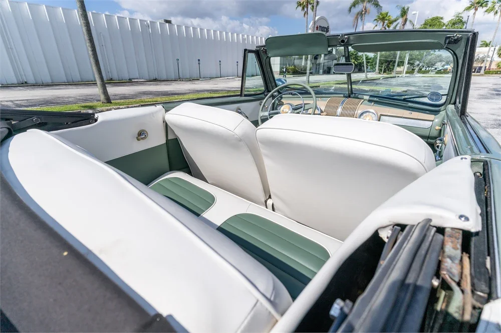 Ford-Super-deluxe-1948-Green-White-7