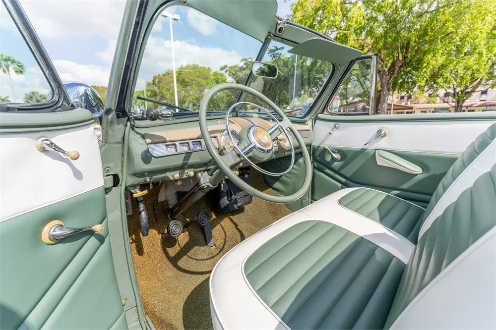 Ford-Super-deluxe-1948-Green-White-8