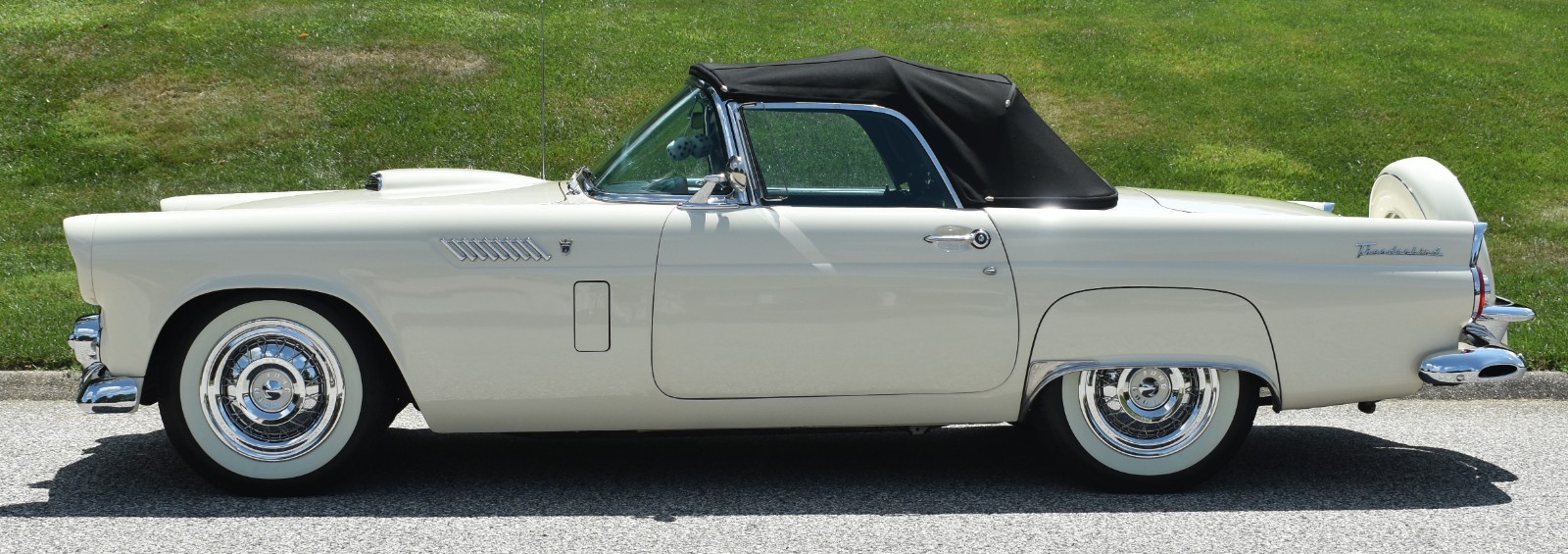 Ford-Thunderbird-1956-Convertible-9