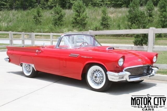 Ford Thunderbird 1957 --