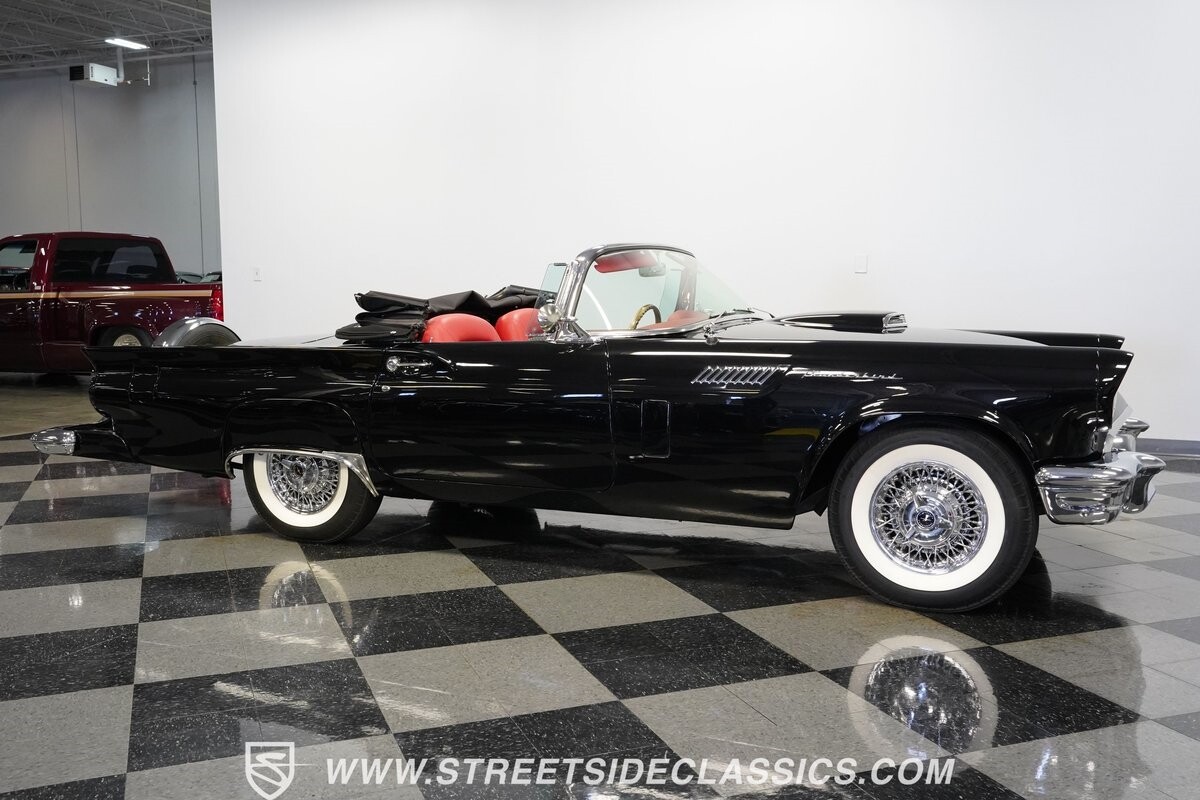 Ford-Thunderbird-1957-Convertible-15