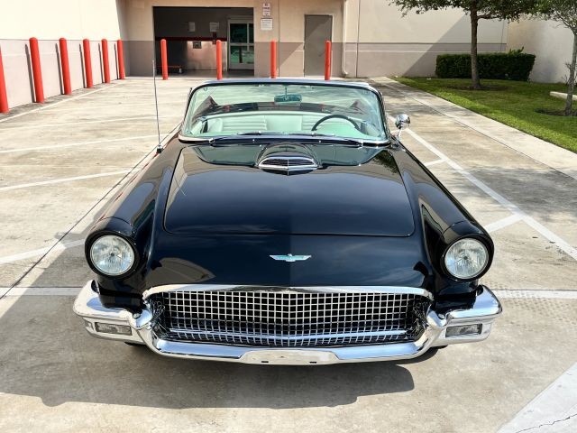Ford-Thunderbird-1957-Convertible-2