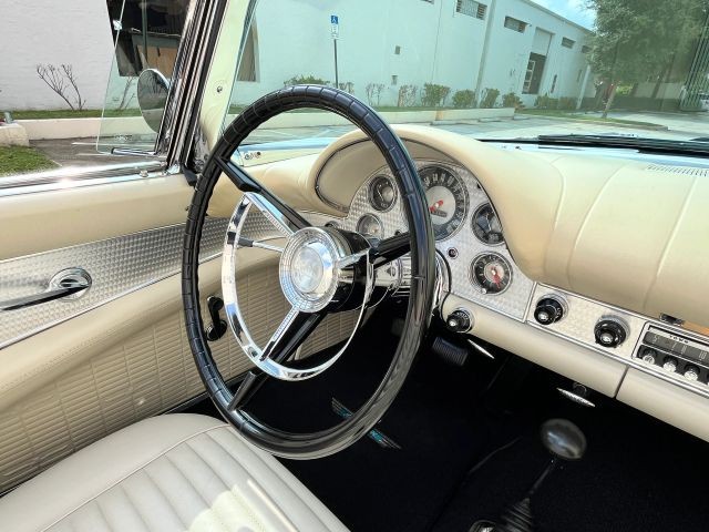 Ford-Thunderbird-1957-Convertible-21