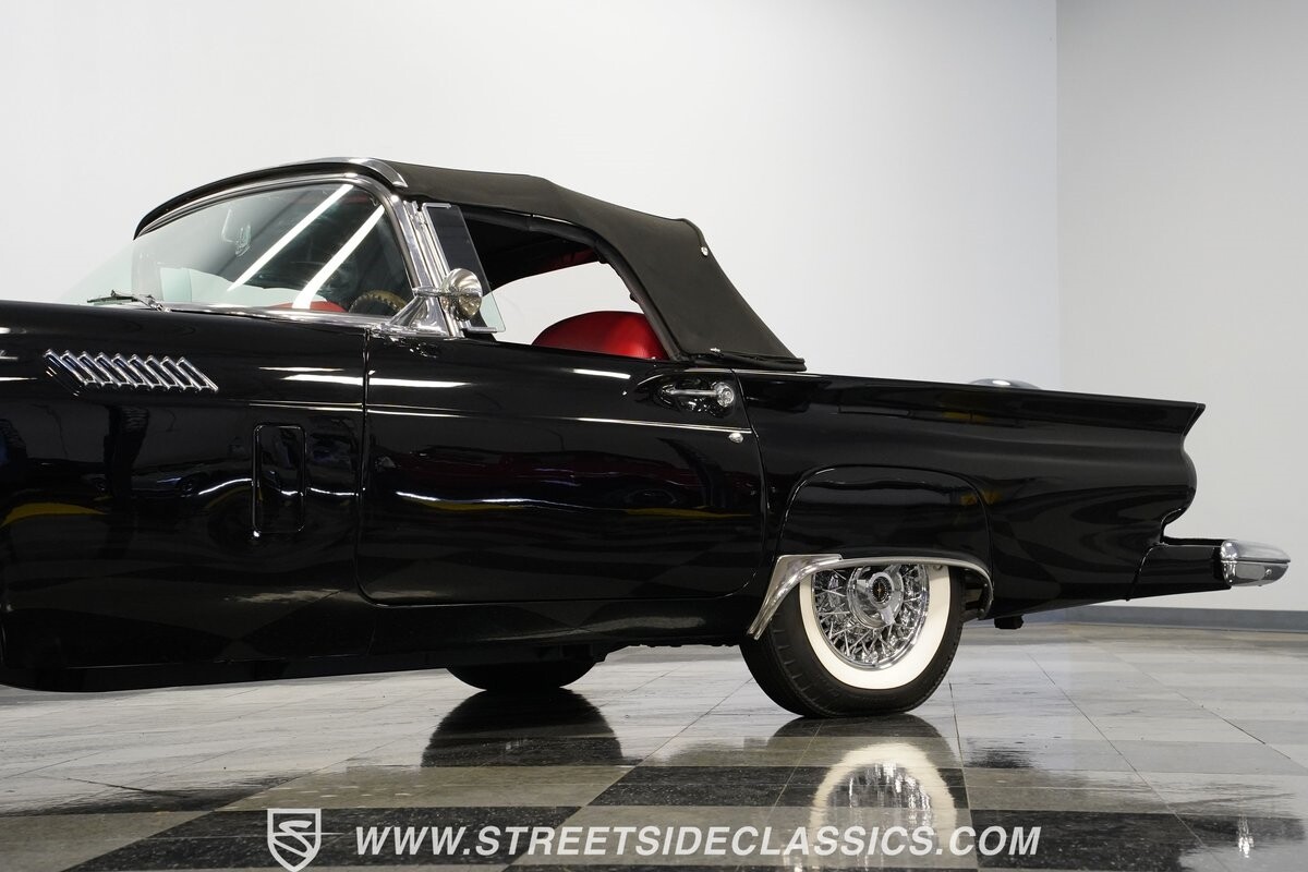 Ford-Thunderbird-1957-Convertible-22
