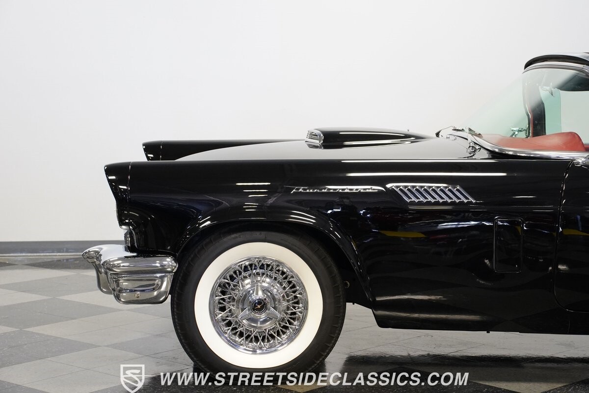 Ford-Thunderbird-1957-Convertible-23