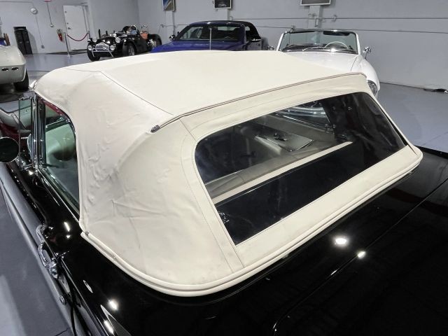 Ford-Thunderbird-1957-Convertible-24