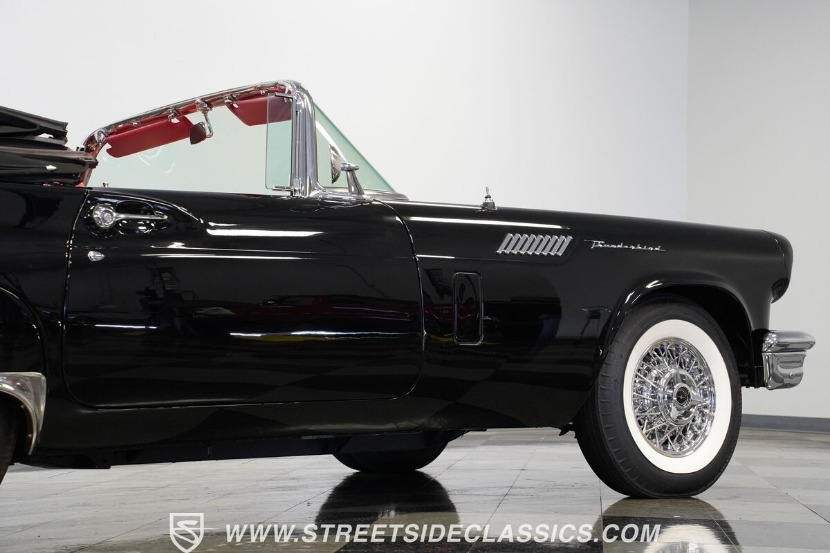 Ford-Thunderbird-1957-Convertible-28