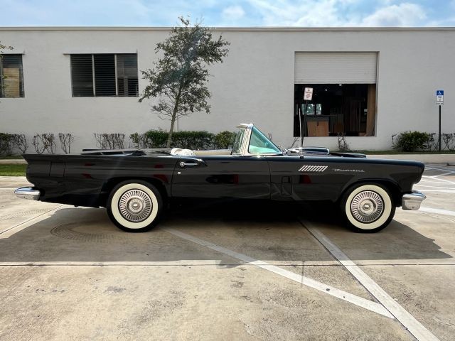 Ford-Thunderbird-1957-Convertible-3
