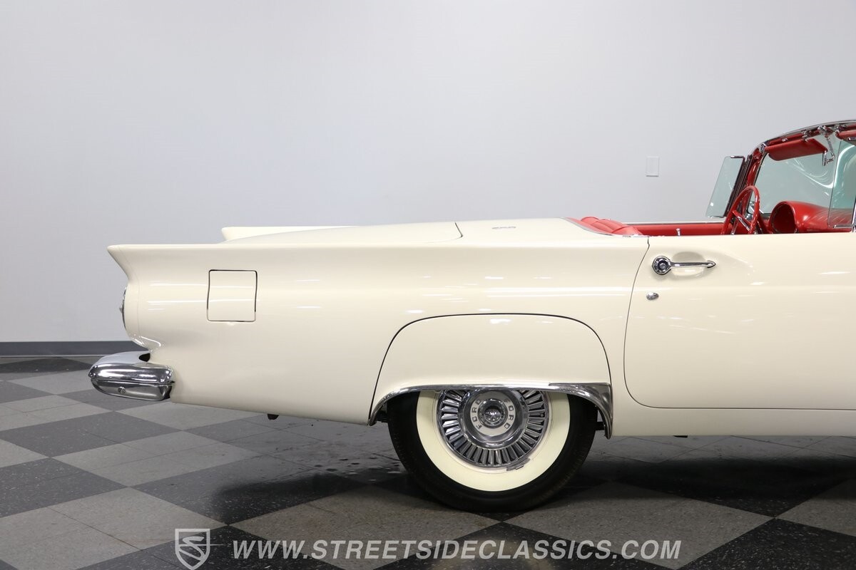 Ford-Thunderbird-1957-Convertible-32