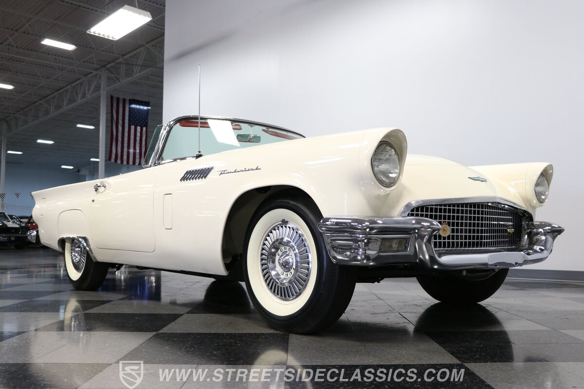 Ford-Thunderbird-1957-Convertible-34