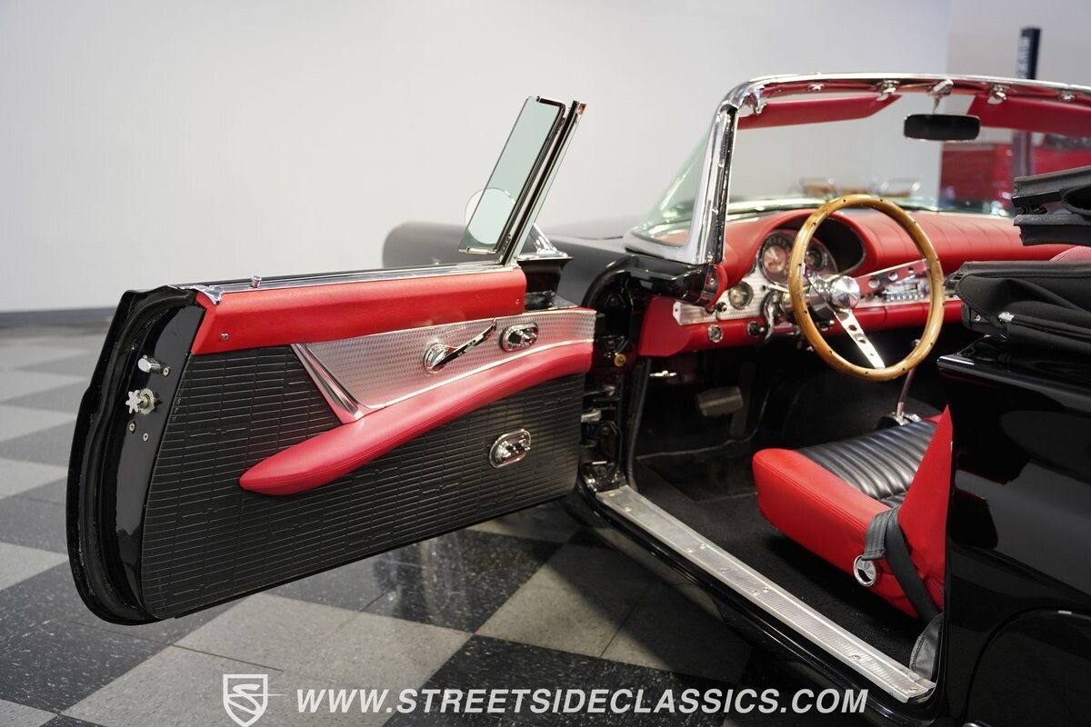 Ford-Thunderbird-1957-Convertible-36