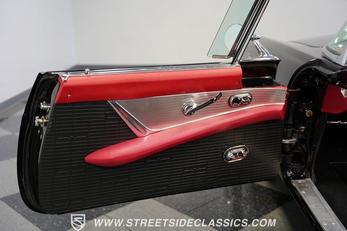 Ford-Thunderbird-1957-Convertible-37