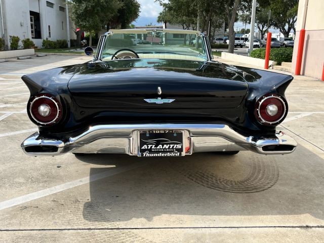Ford-Thunderbird-1957-Convertible-4