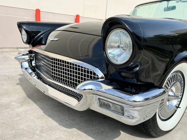 Ford-Thunderbird-1957-Convertible-7