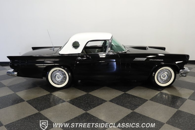 Ford-Thunderbird-1957-Raven-Black-BlackWhite-18
